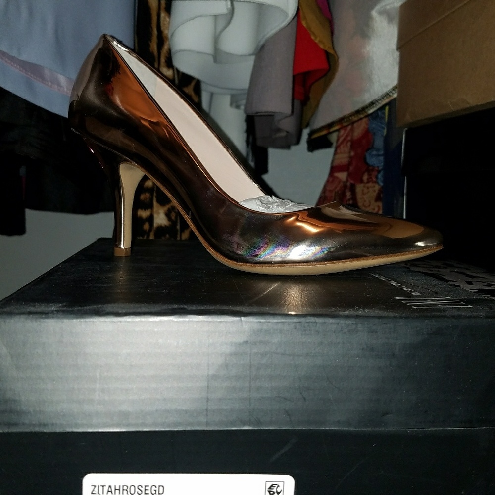 Shoes - Picture 3 of 8